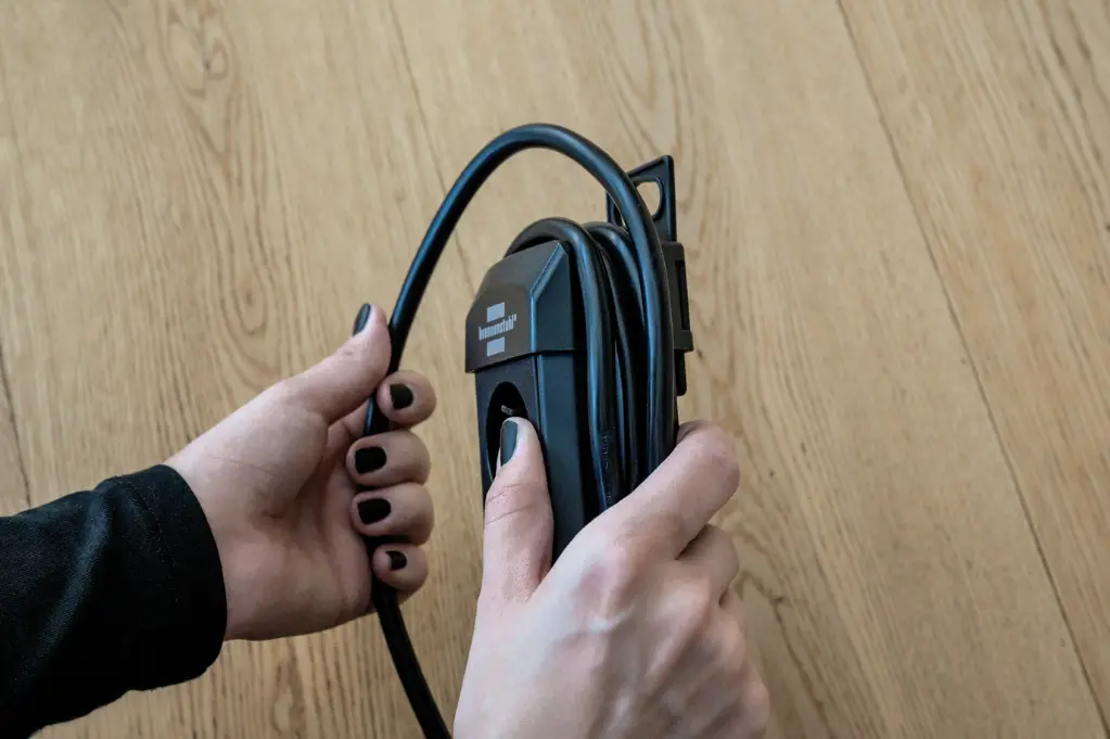 Premium-Line extension lead 4-way black 1,8m H05VV-F 3G1,5