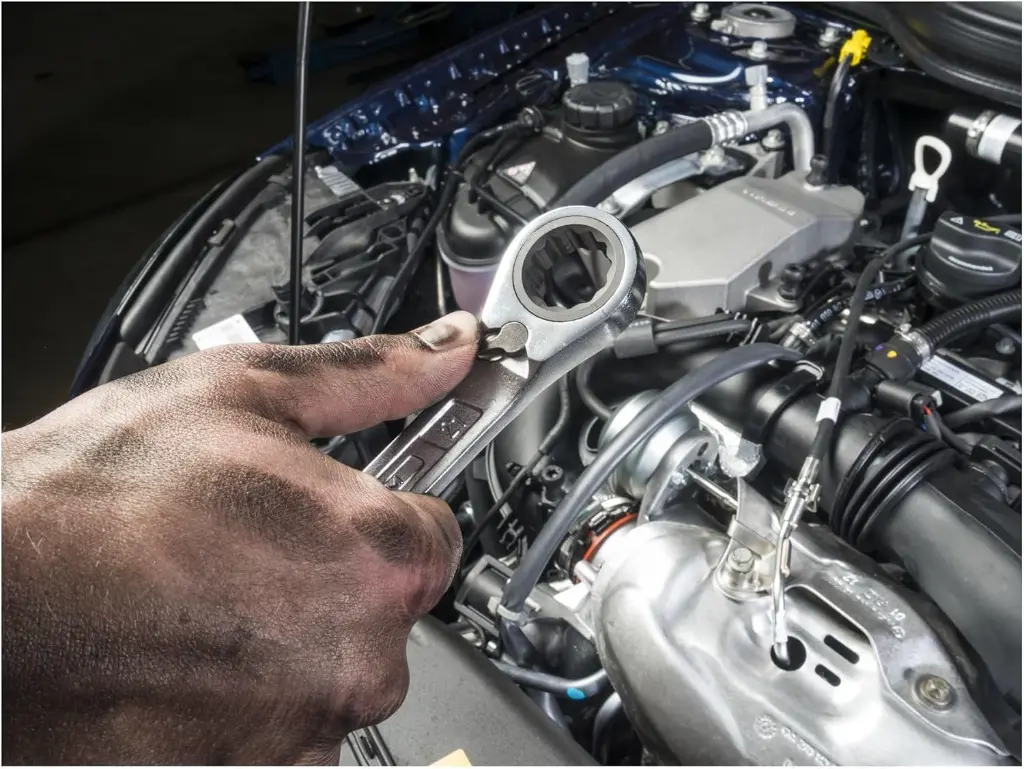 Hazet Ratcheting Combination Wrench Set 3/3, 18-Pieces, 8-32 Outside 12-Point Traction Profile