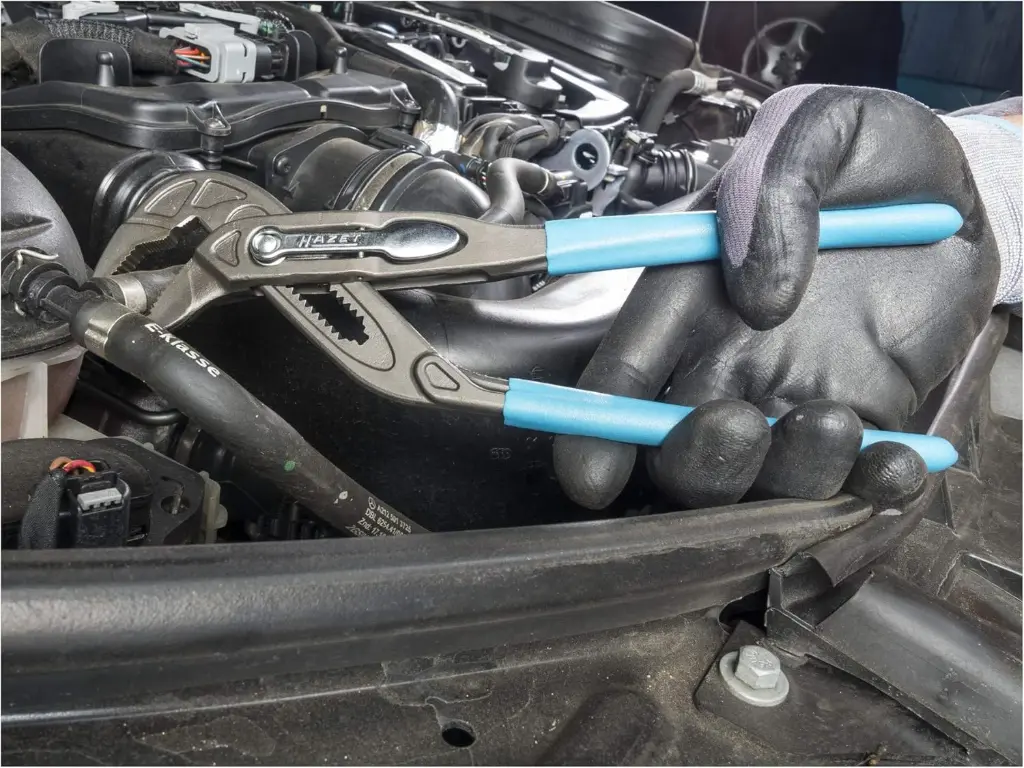 Hazet Universal Pliers Fine Detent Distance  Length: 260 mm