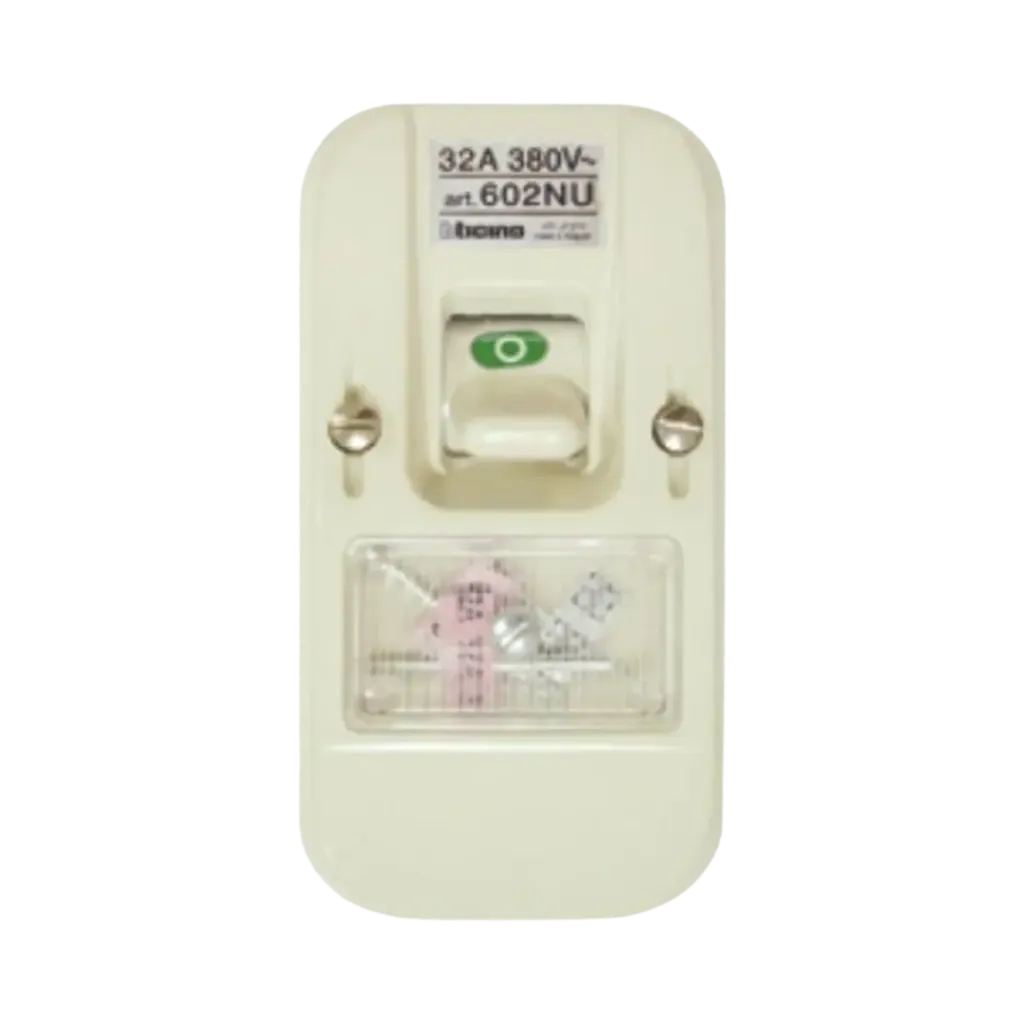[602NU] مفتاح ثنائى 32 امبير خارج الحائط بتشينو